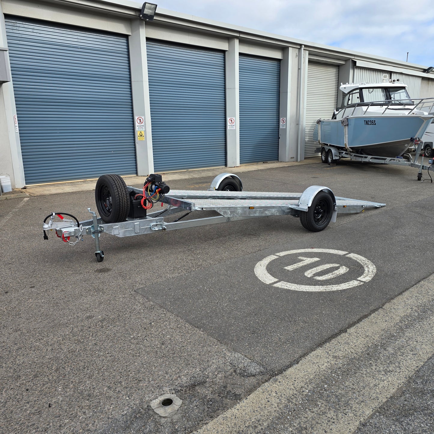 Gold Platinum Ultra Low Tilt Trailer - Single Axle - 2000 kg