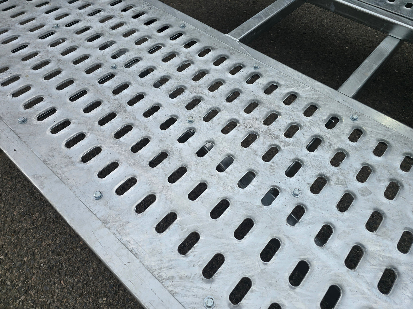 Gold Platinum Tilt Trailer - Tandem Axle - 3333 kg