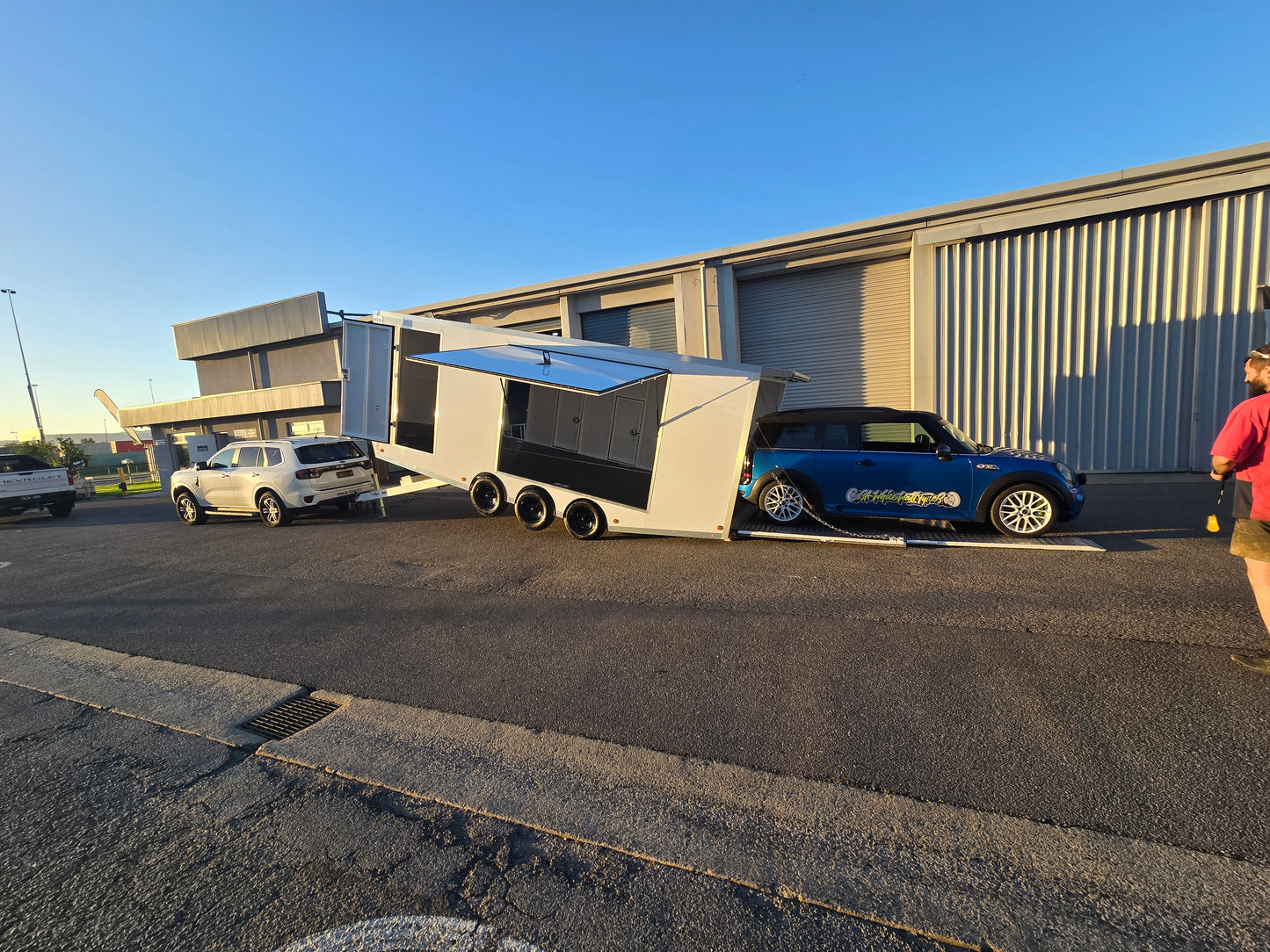 Zero Degree Loading Ramp Enclosed Car Carrier