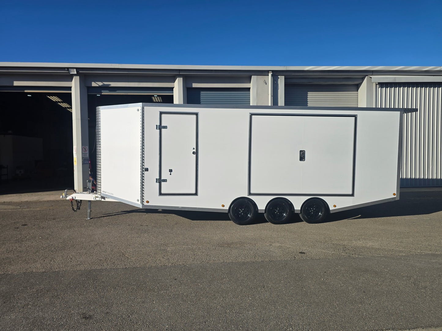 Zero Degree Loading Ramp Enclosed Car Carrier