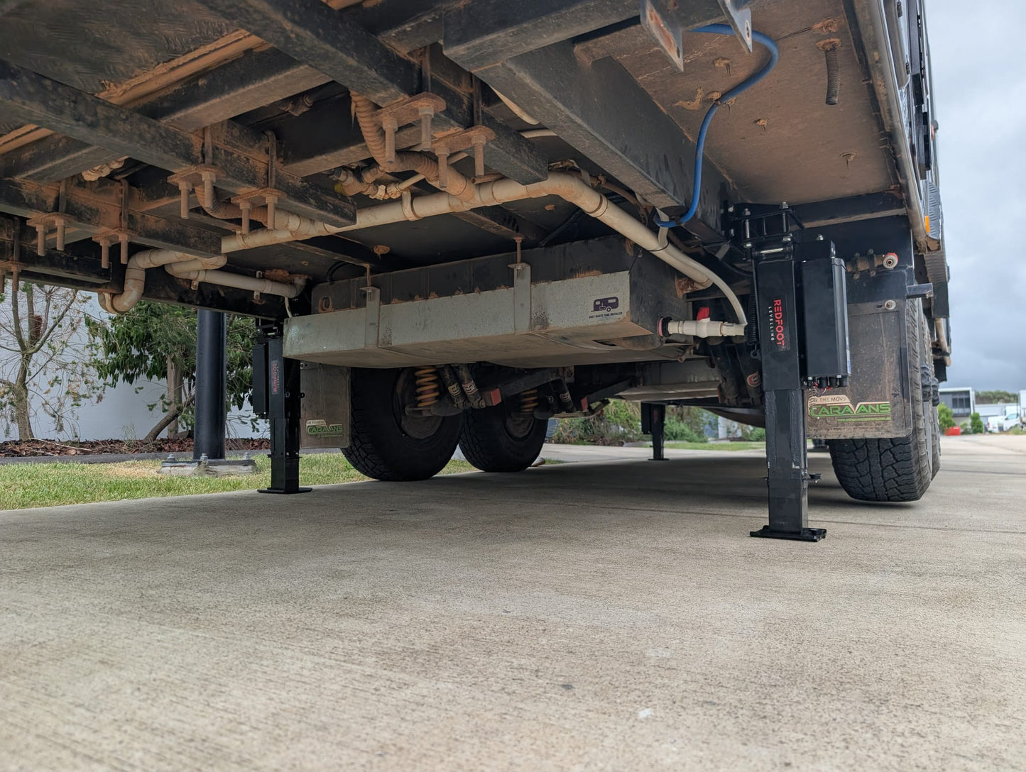 Levelling - Redfoot - Electric ‘AutoLift’ for Caravans (Installation Included)