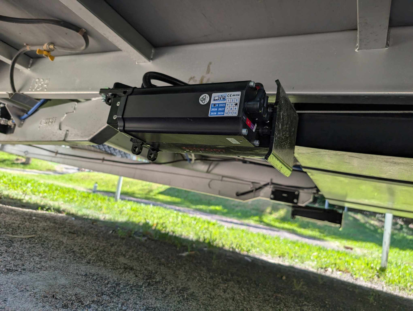 Levelling - Redfoot - Electric ‘AutoLift’ for Caravans (Installation Included)