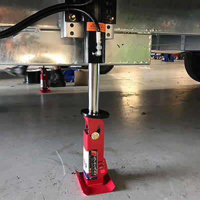 Levelling - Redfoot - Hydraulic ‘AutoLift’ for Caravans (Installation Included)